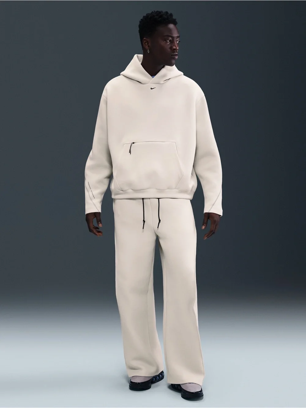 New Nike Tech Fleece Loose-Fit Open Hem Pants Light Bone Mens Size XL HV6541-072